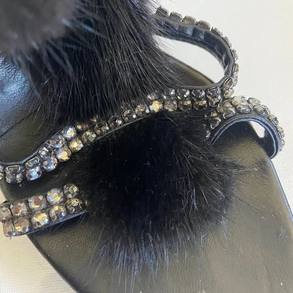 Gucci Black Leather & Rabbit Fur High Heels - Picture 7 of 13